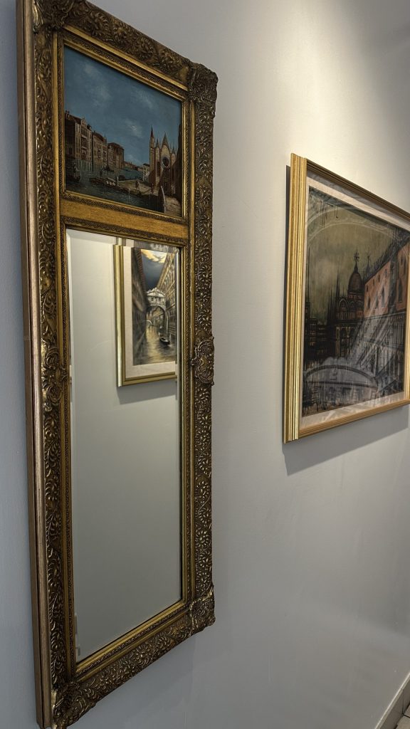 Elegant Italian-style interior decor at Caffè Tre Venezie